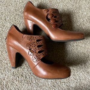 Miz Mooz Sharon shoes in Whiskey / tan